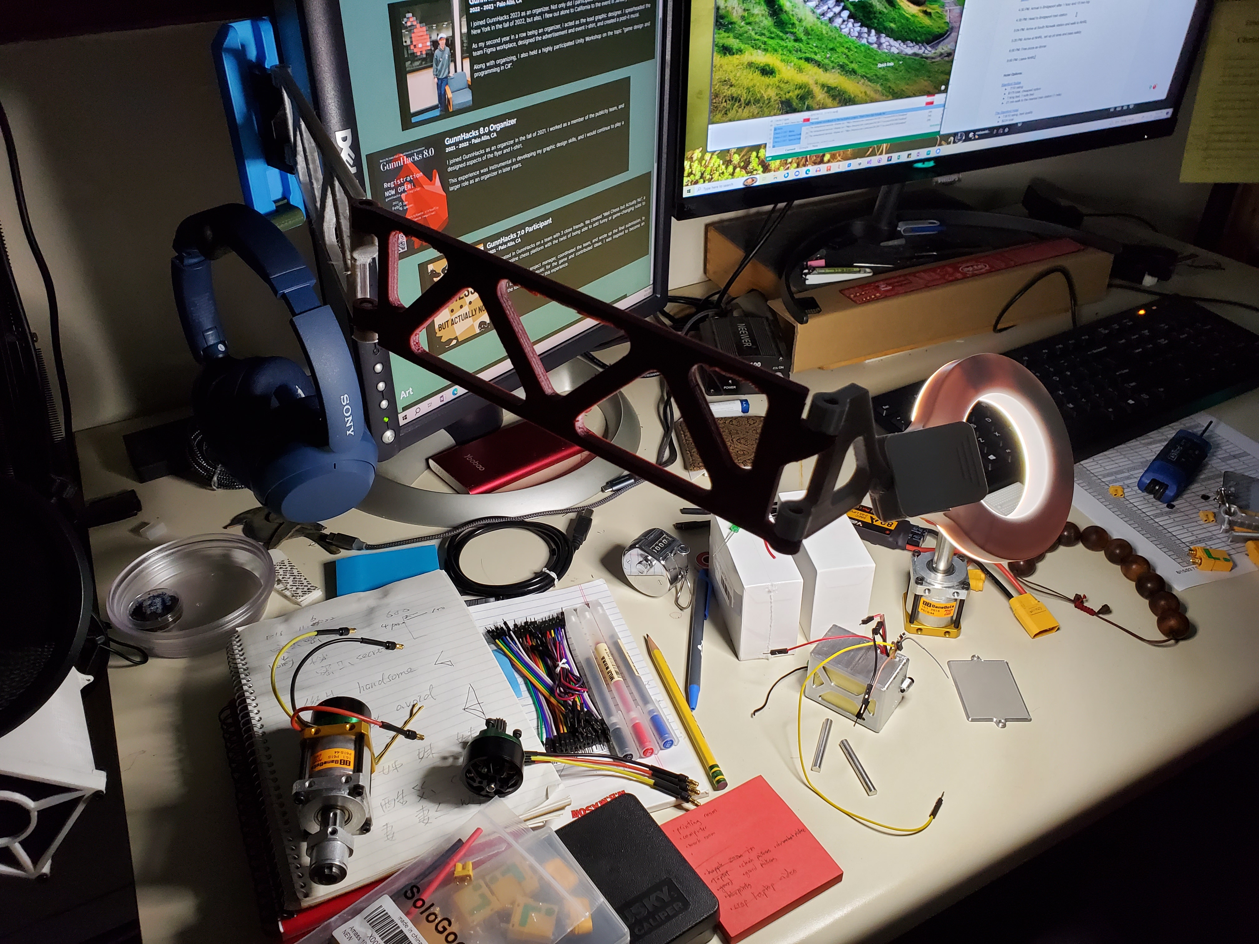 A desktop lamp module