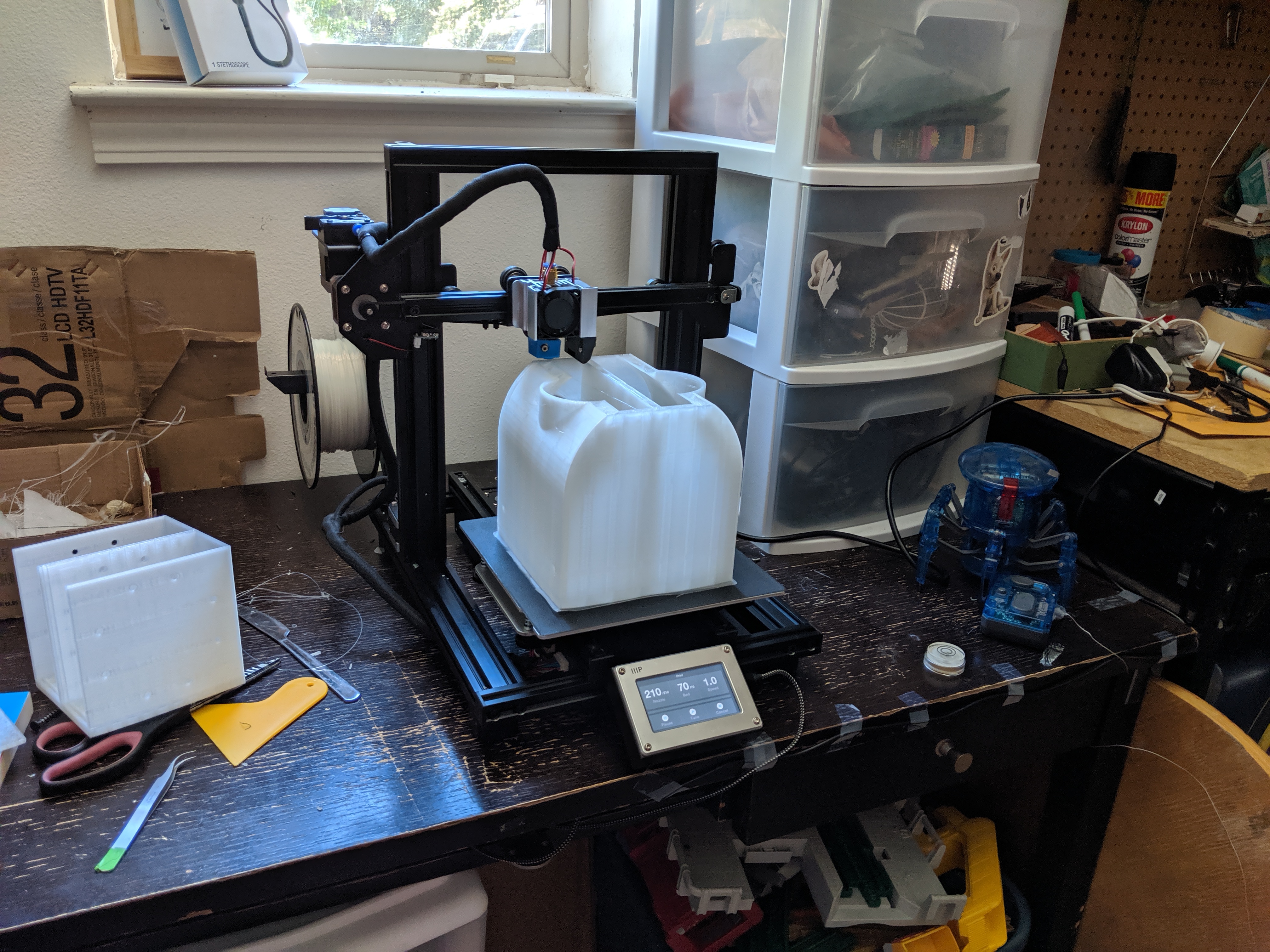 The large gecko carrier being printed