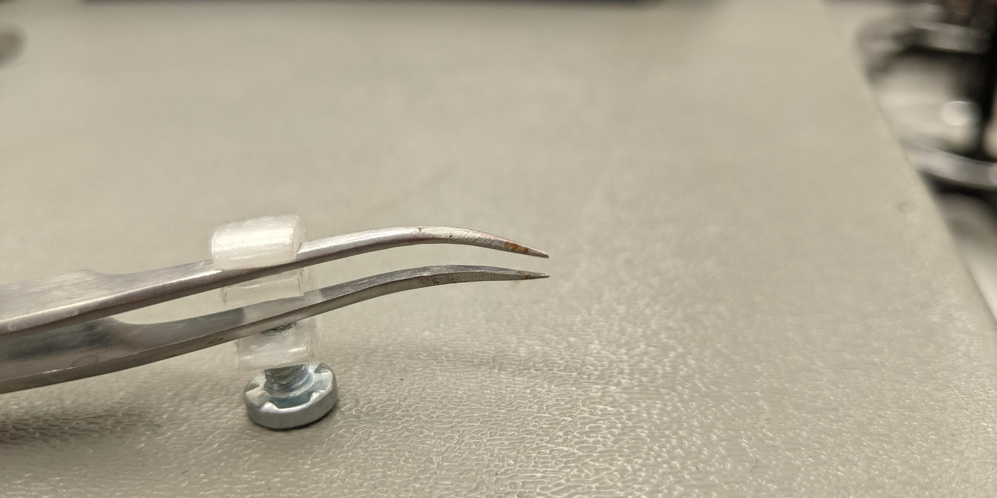 A screw is integrated for adjusting the extent of limitation