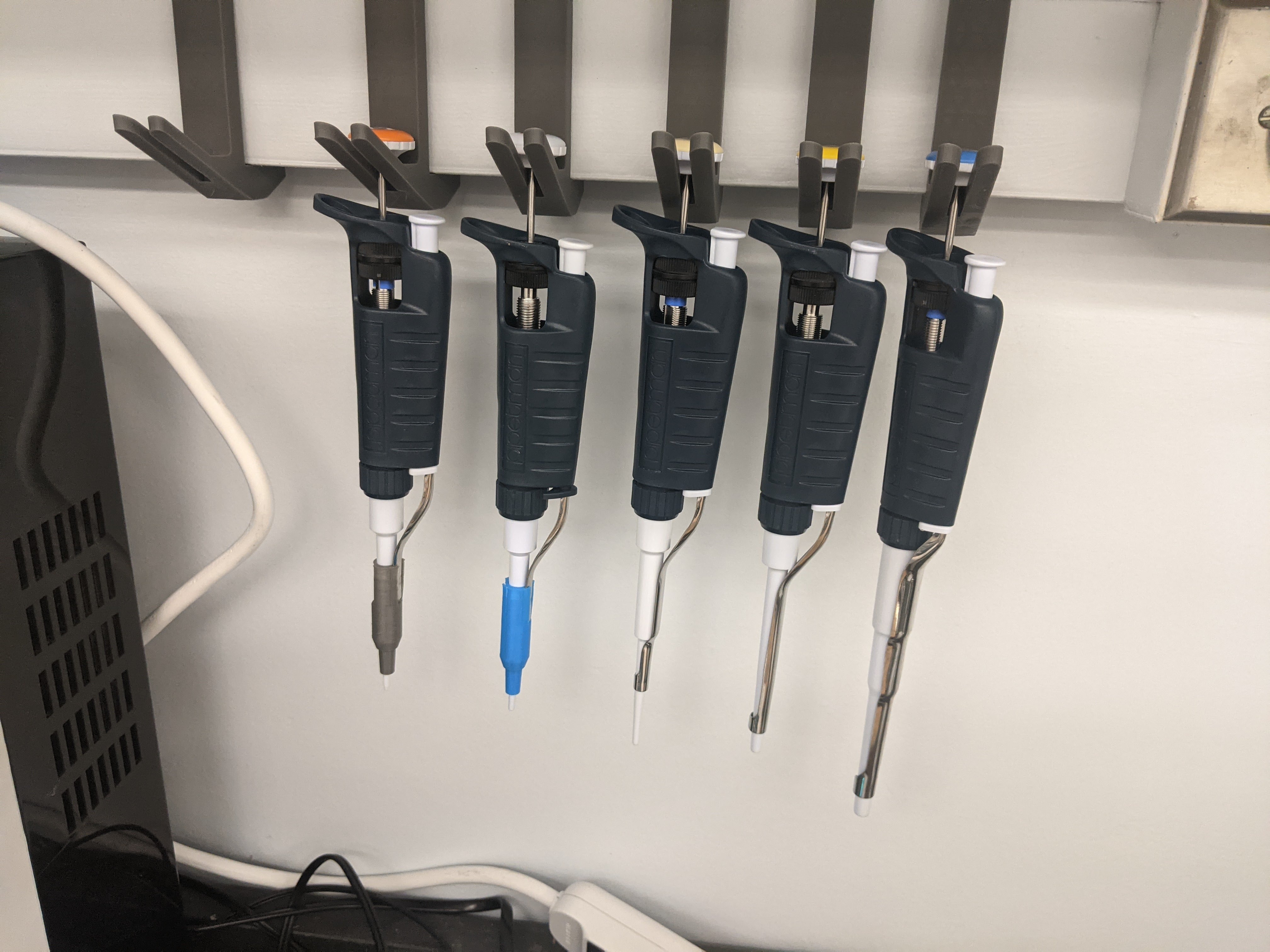 The printed tip ejector fits perfectly on pipettes