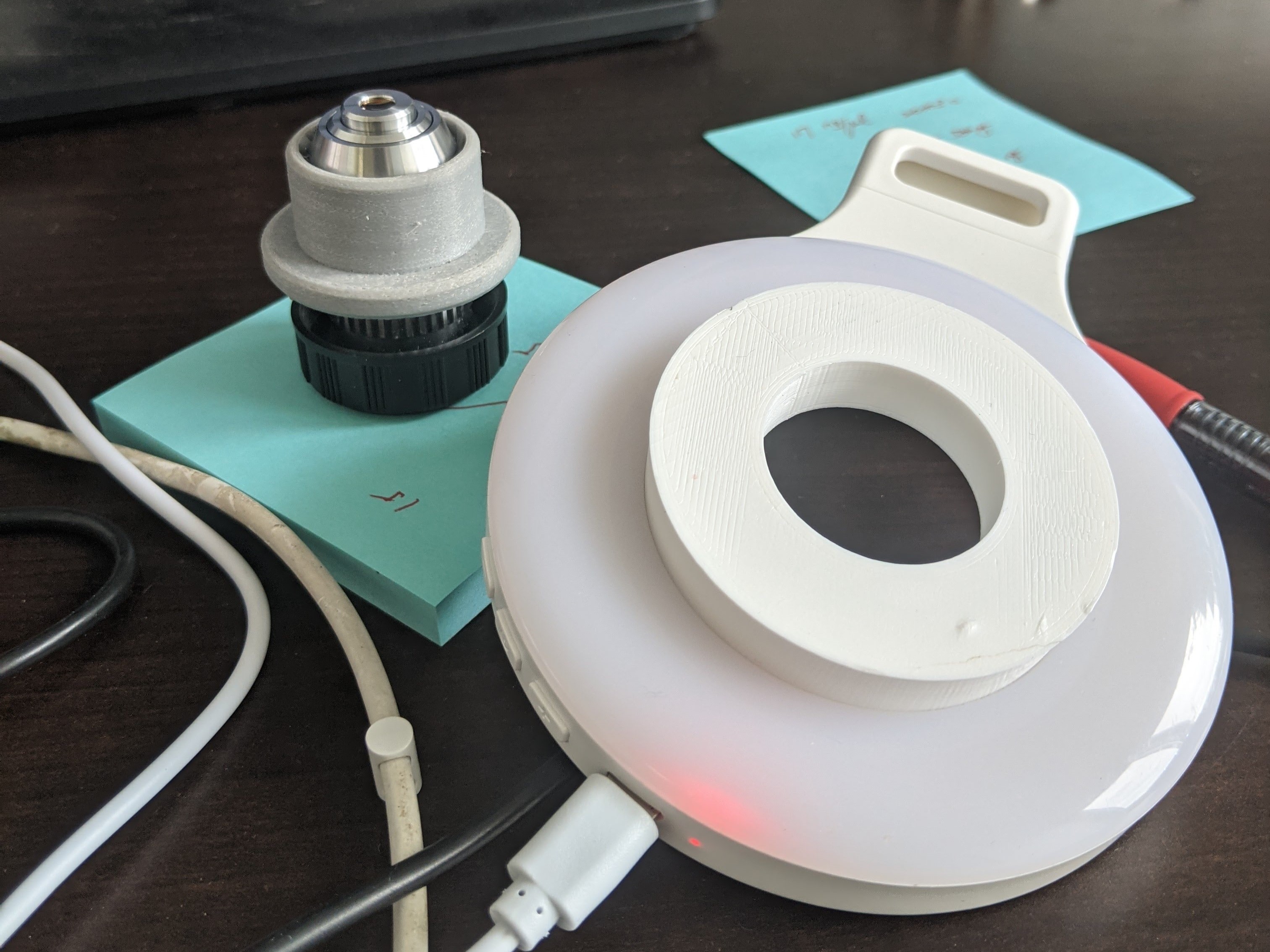 The lens ring lamp for microscopes